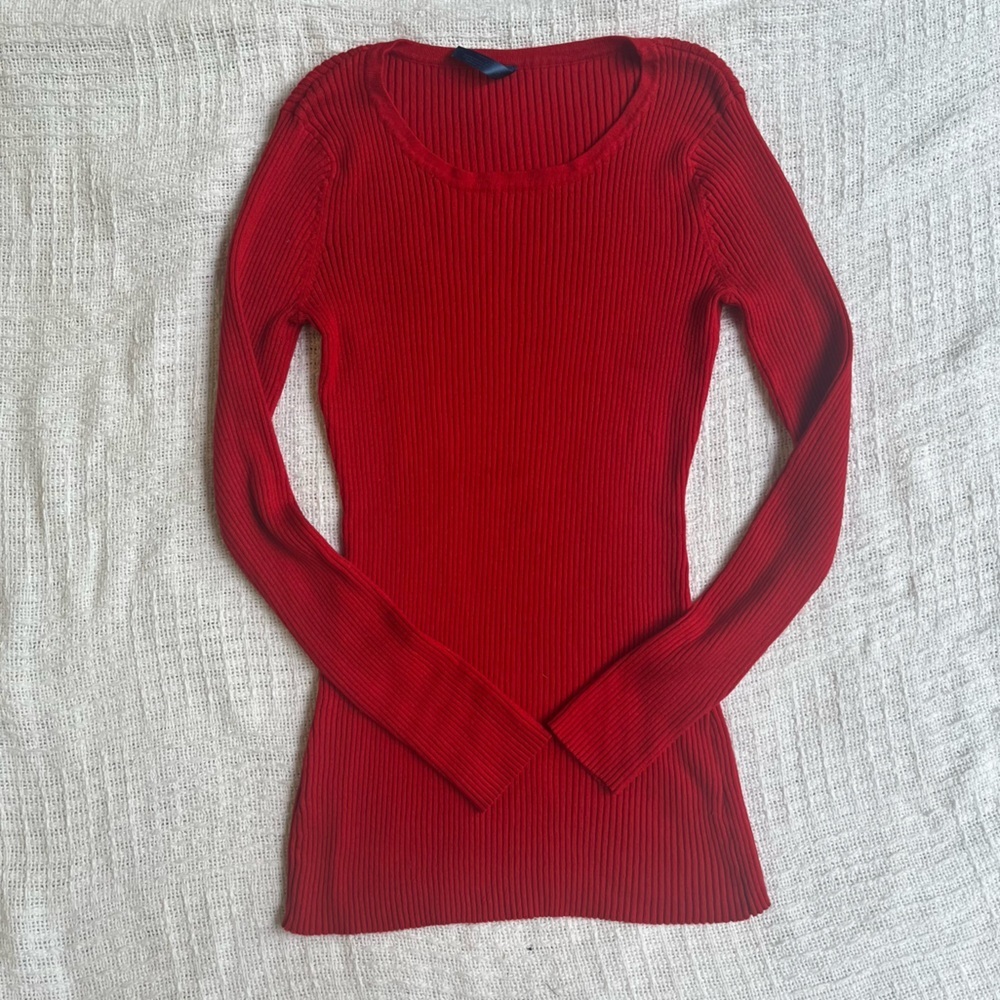 Women’s red long sleeve sweater size medium
